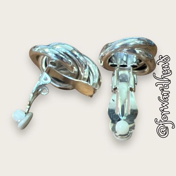 Vintage Silver-Tone Knot Clip-On Earrings - Picture 3 of 6